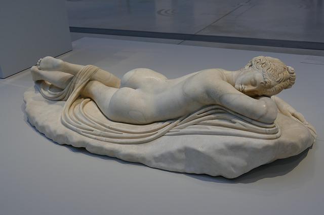 Did aphrodite ever dated a woman